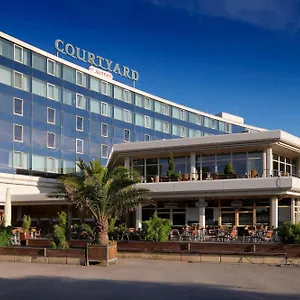 Courtyard By Marriott Maschsee Hotel